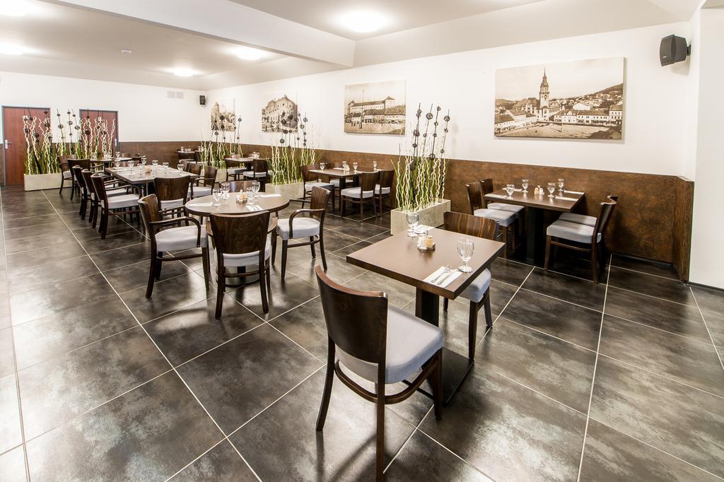 乌尔瓦酒店 Bílina 外观 照片