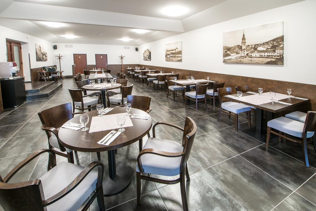 乌尔瓦酒店 Bílina 外观 照片