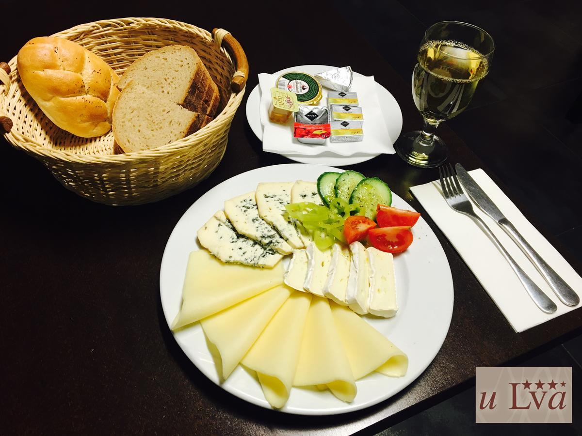 乌尔瓦酒店 Bílina 外观 照片